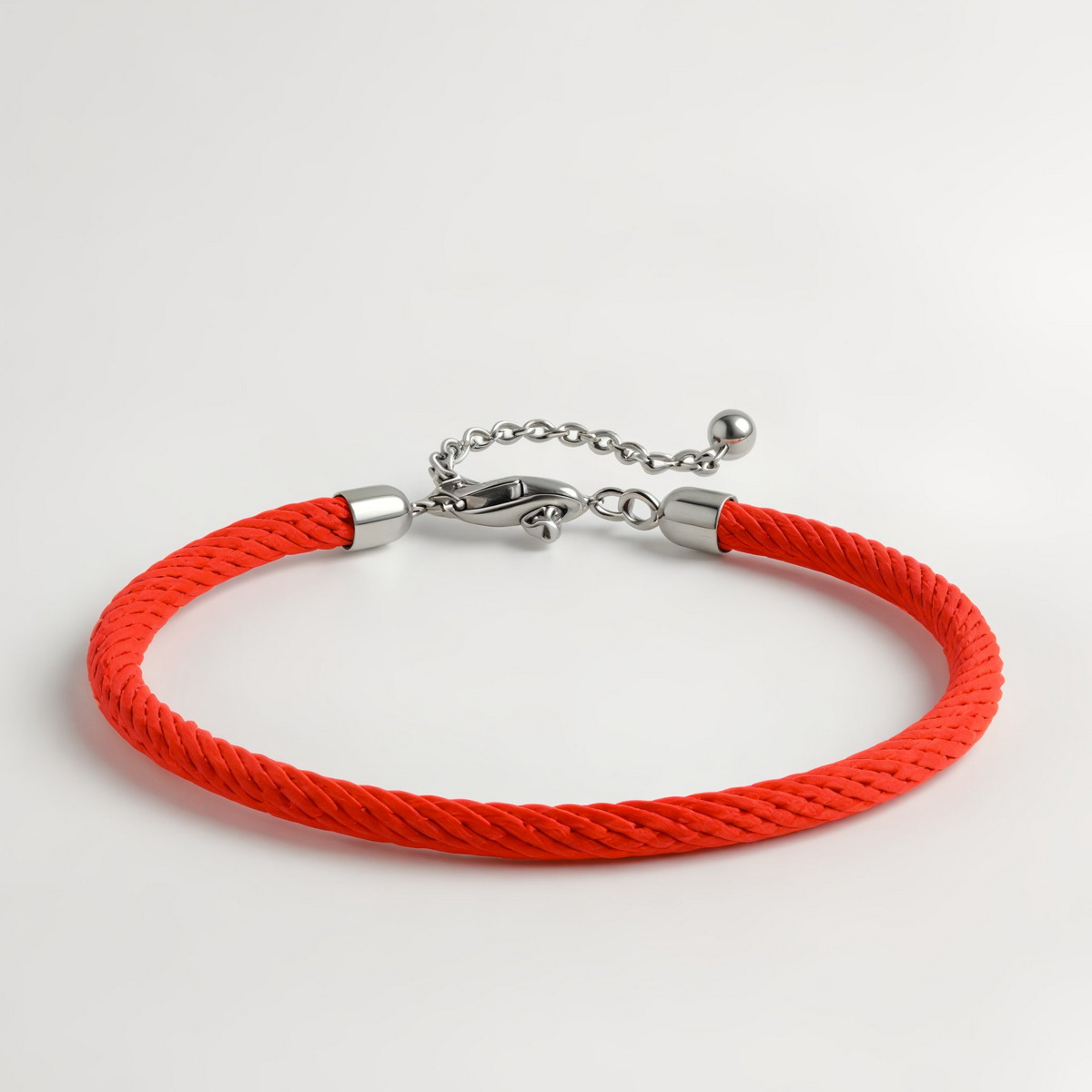 czerwona sznurkowa bransoletka